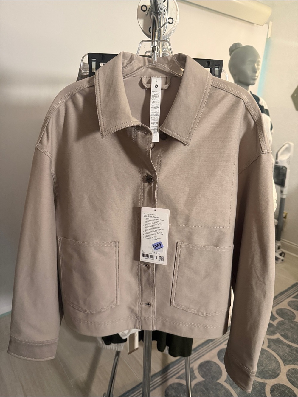 Lululemon easy five jacket size L in down color